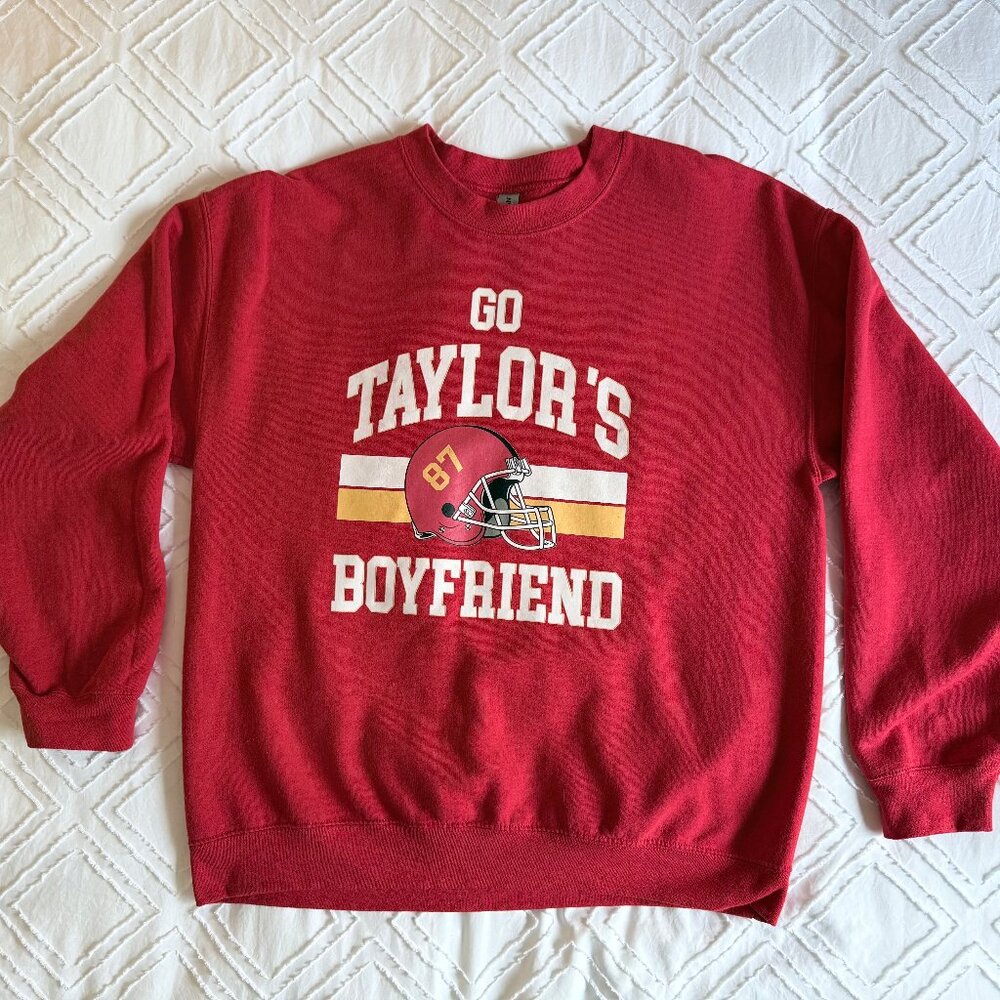 GO Taylor's Boyfriend sweater US L